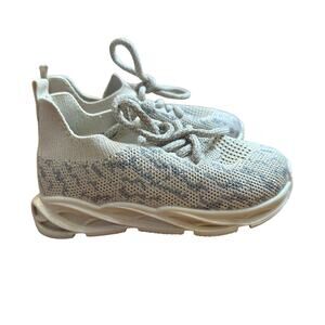 NWOT Toddler gray cream lightweight breathable lace sneakers SIZE 7